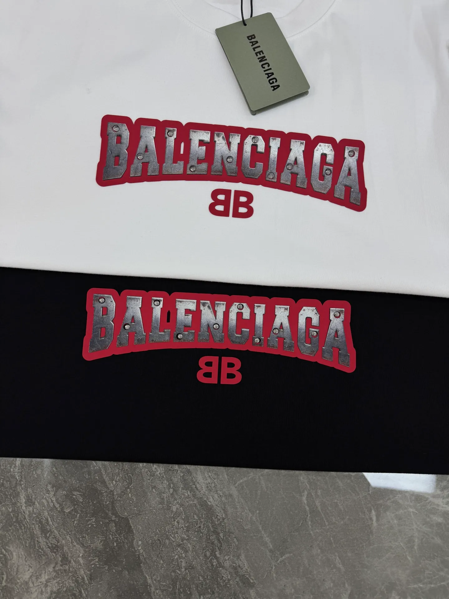 ⚜️ Balenciaga New Arrival T . Same Style❤️ +Red ， ！Silver ， ，BB ✨ Quality 280g ， Breathable， 。Balenciaga ， ， ！🔥 ！ ：Black.White.Dark Gray.Sizes：S-3XL ‼️（175/145 L）